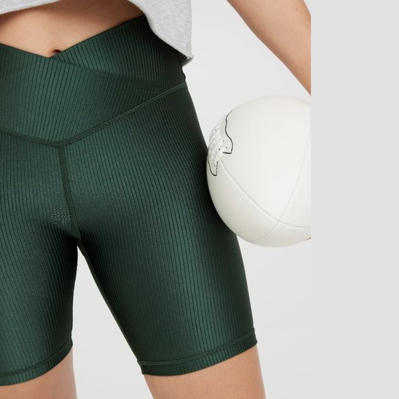 OFFLINE Ribbed Shine High Waisted Crossover 7" Bike Short - Picture 2 of 9